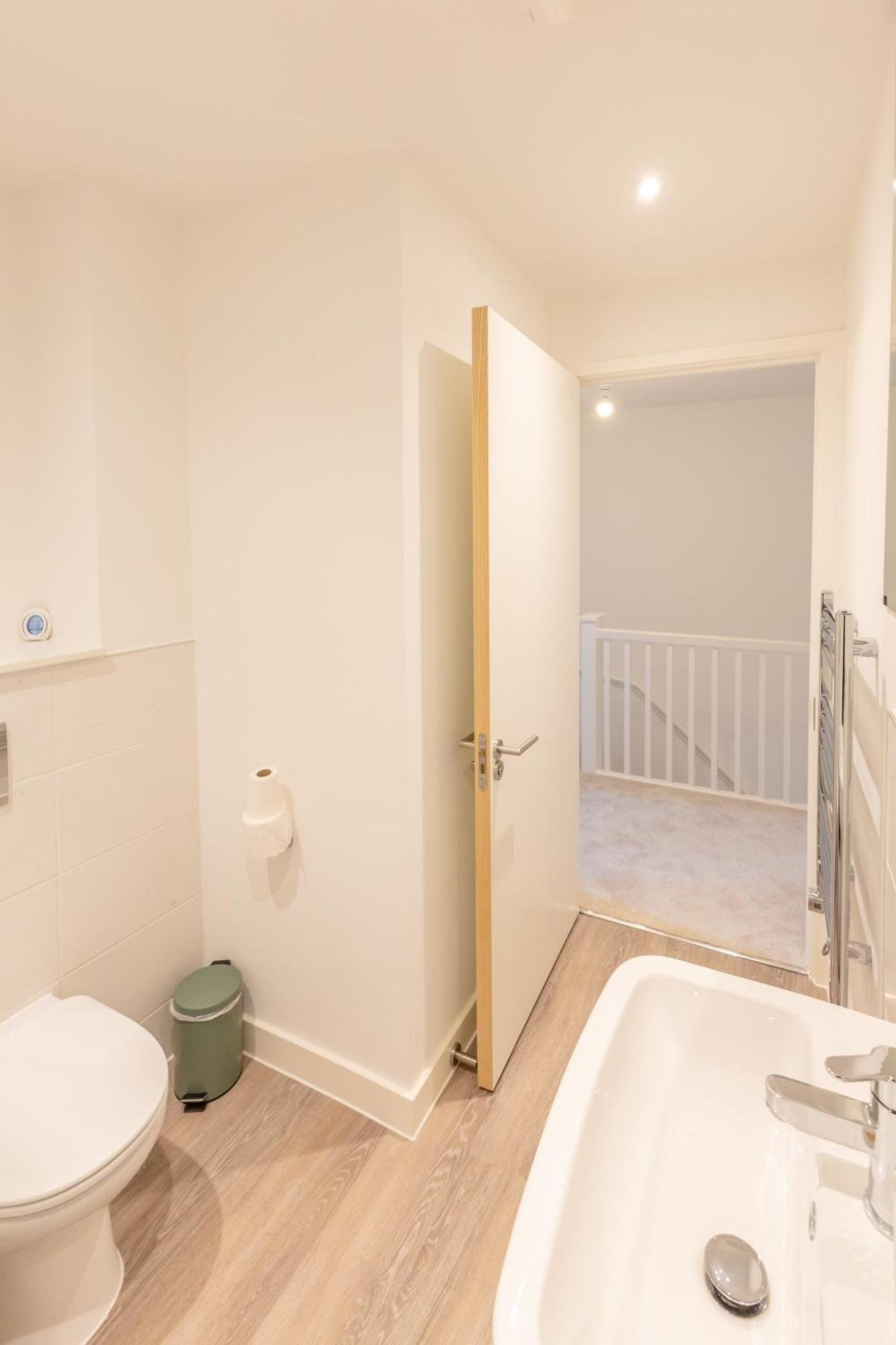 Stunning Modern 3 Bedroom Townhouse - Perfect Getaway マンチェスター エクステリア 写真
