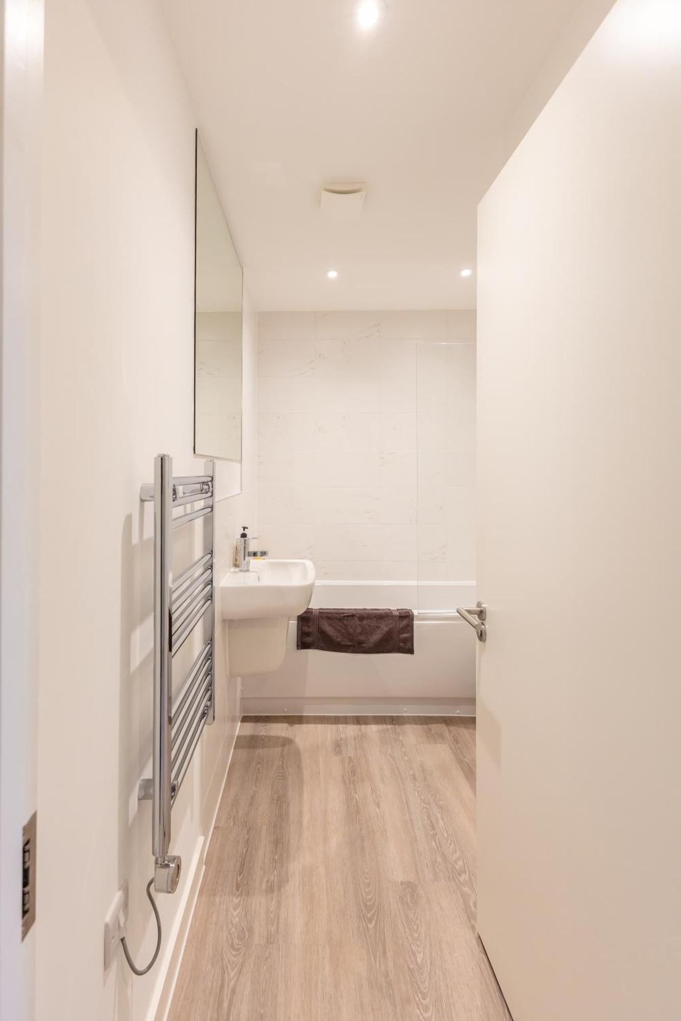 Stunning Modern 3 Bedroom Townhouse - Perfect Getaway マンチェスター エクステリア 写真