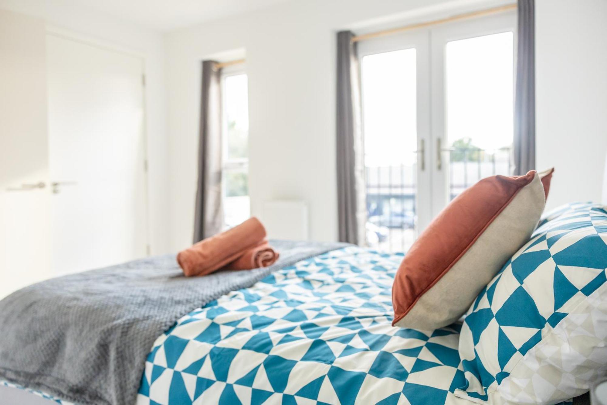 Stunning Modern 3 Bedroom Townhouse - Perfect Getaway マンチェスター エクステリア 写真