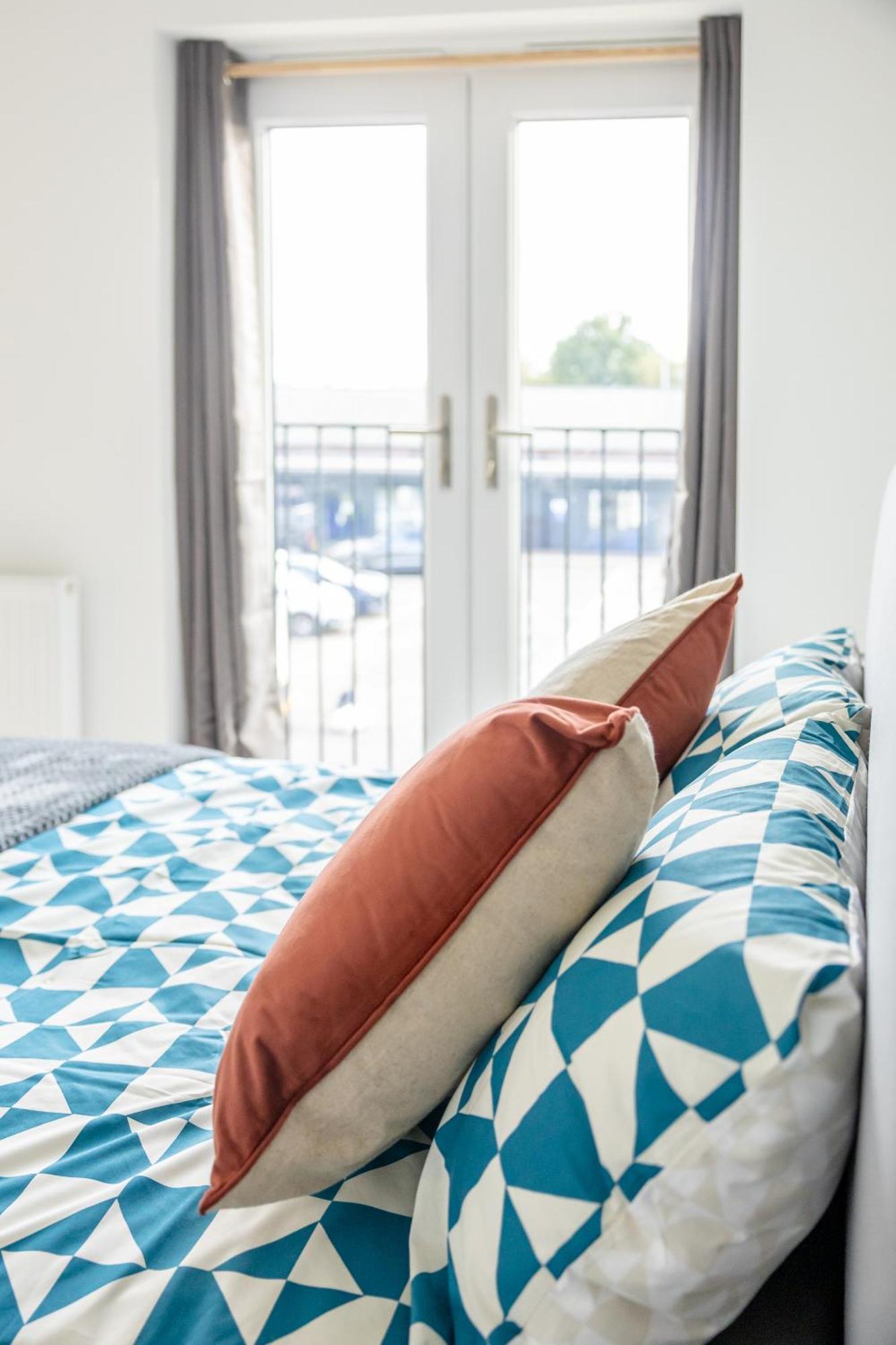 Stunning Modern 3 Bedroom Townhouse - Perfect Getaway マンチェスター エクステリア 写真