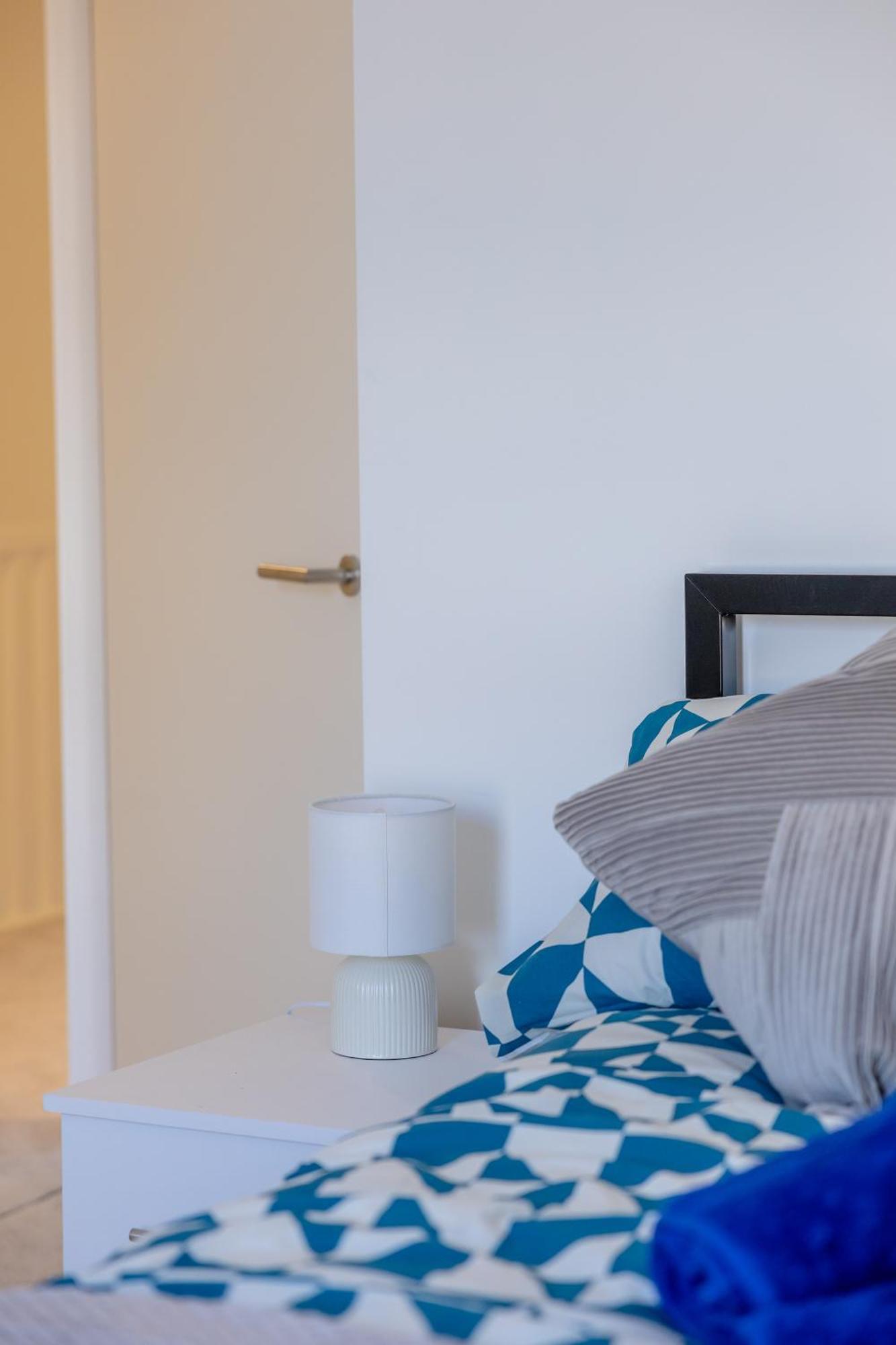 Stunning Modern 3 Bedroom Townhouse - Perfect Getaway マンチェスター エクステリア 写真