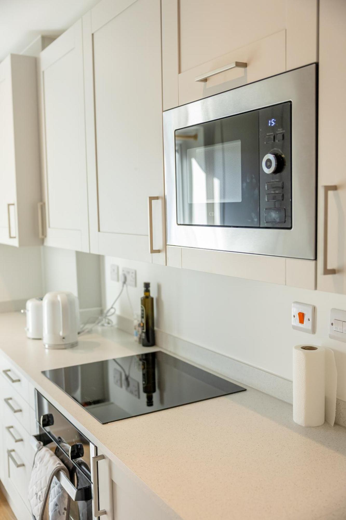Stunning Modern 3 Bedroom Townhouse - Perfect Getaway マンチェスター エクステリア 写真