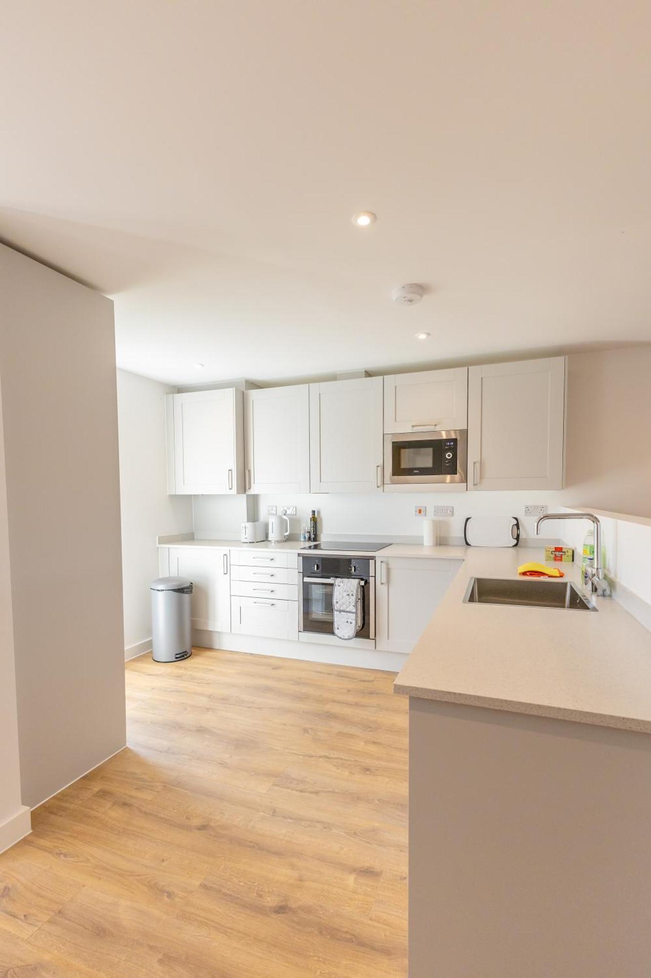 Stunning Modern 3 Bedroom Townhouse - Perfect Getaway マンチェスター エクステリア 写真