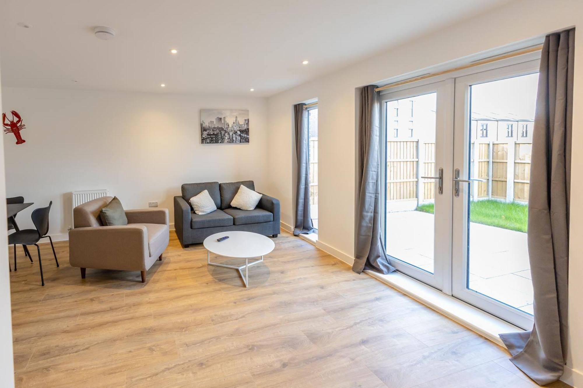 Stunning Modern 3 Bedroom Townhouse - Perfect Getaway マンチェスター エクステリア 写真