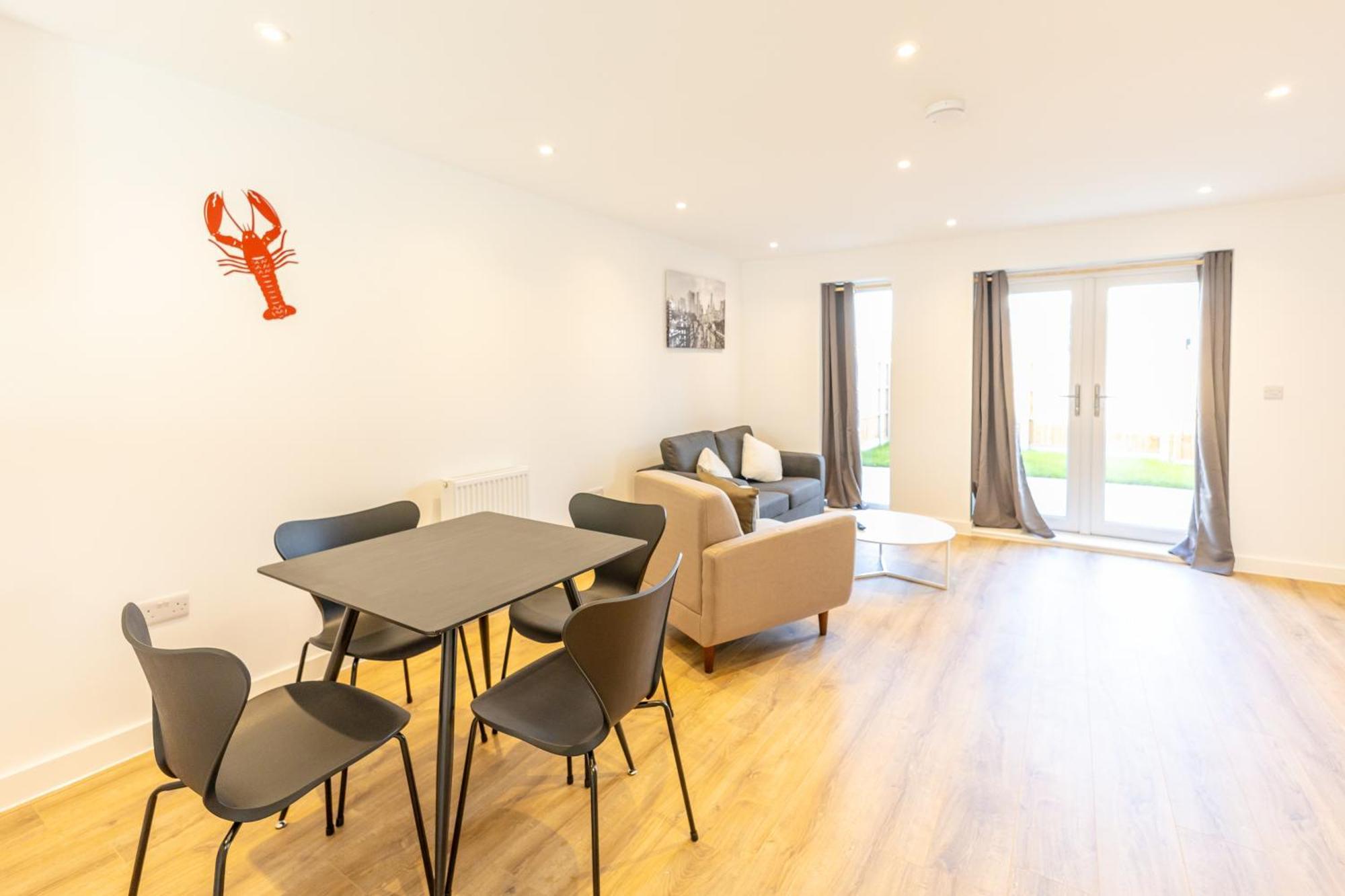 Stunning Modern 3 Bedroom Townhouse - Perfect Getaway マンチェスター エクステリア 写真