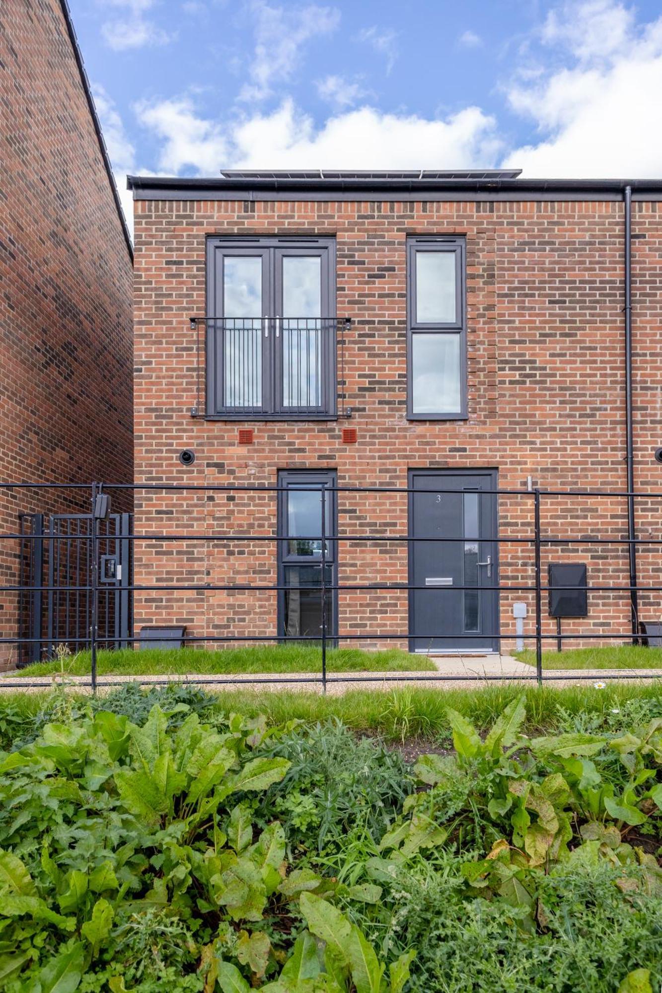 Stunning Modern 3 Bedroom Townhouse - Perfect Getaway マンチェスター エクステリア 写真